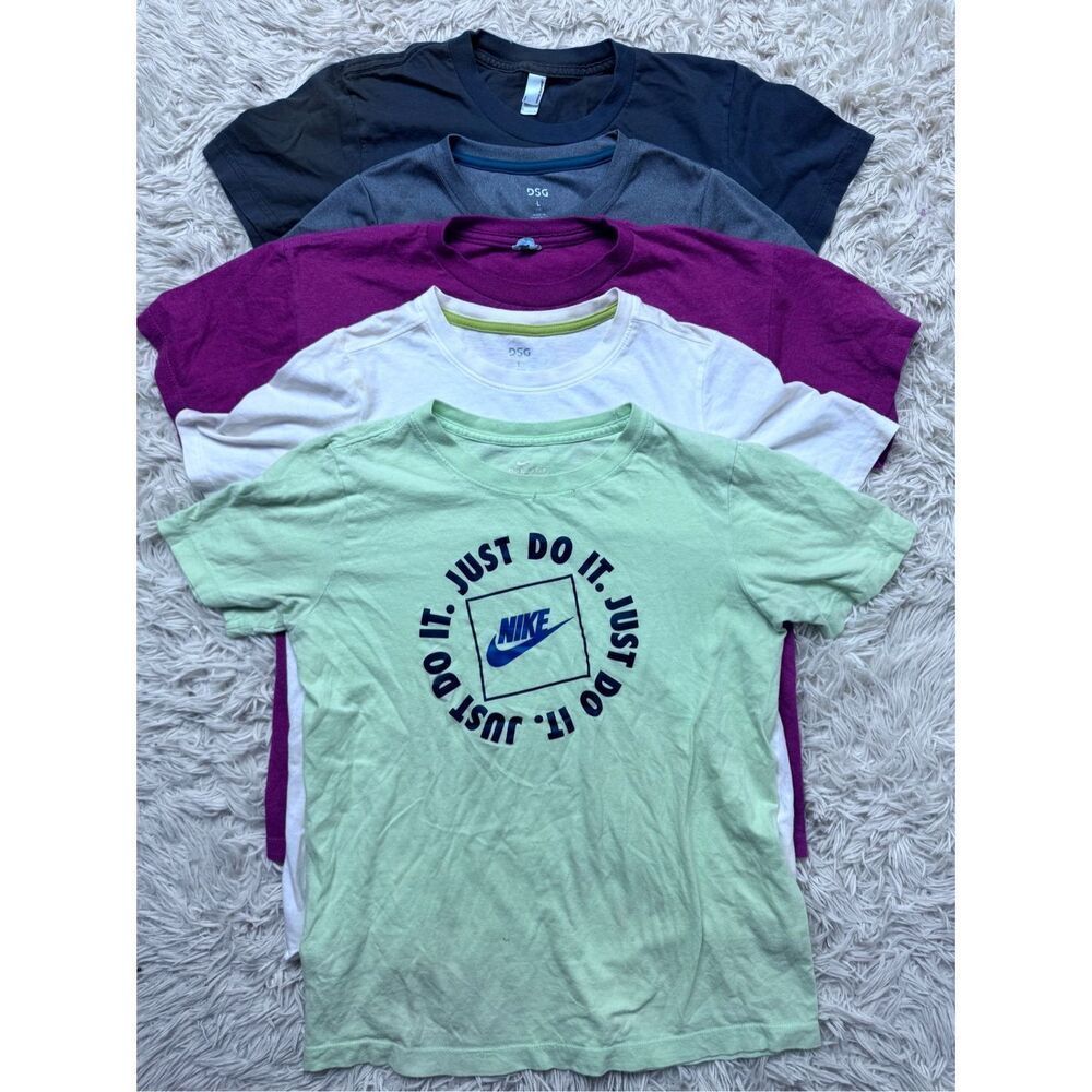 5 piece boys Tshirt bundle size L by Nike, DSG & American Apparel
